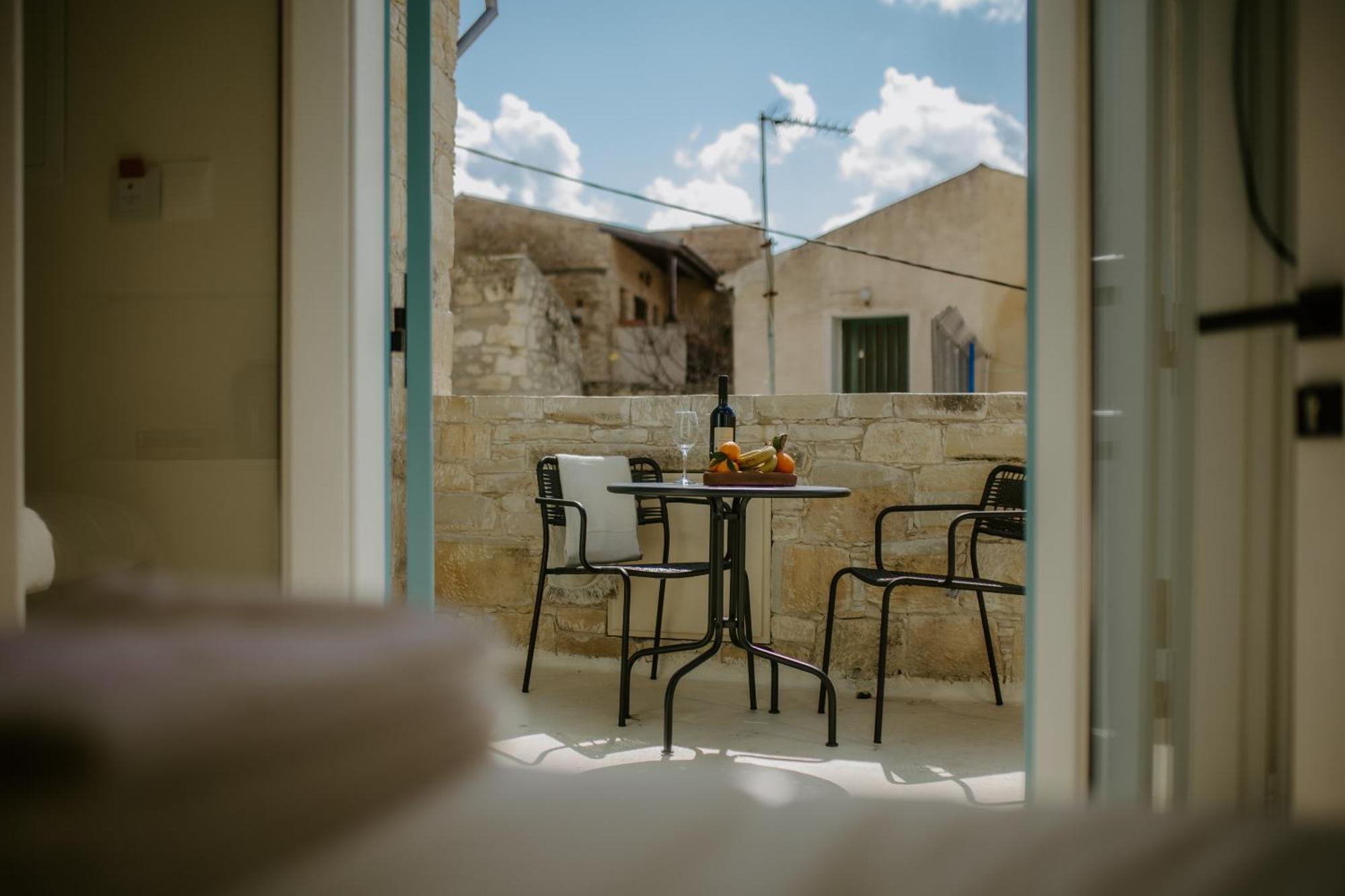 Smaragda's Guest * Limassol